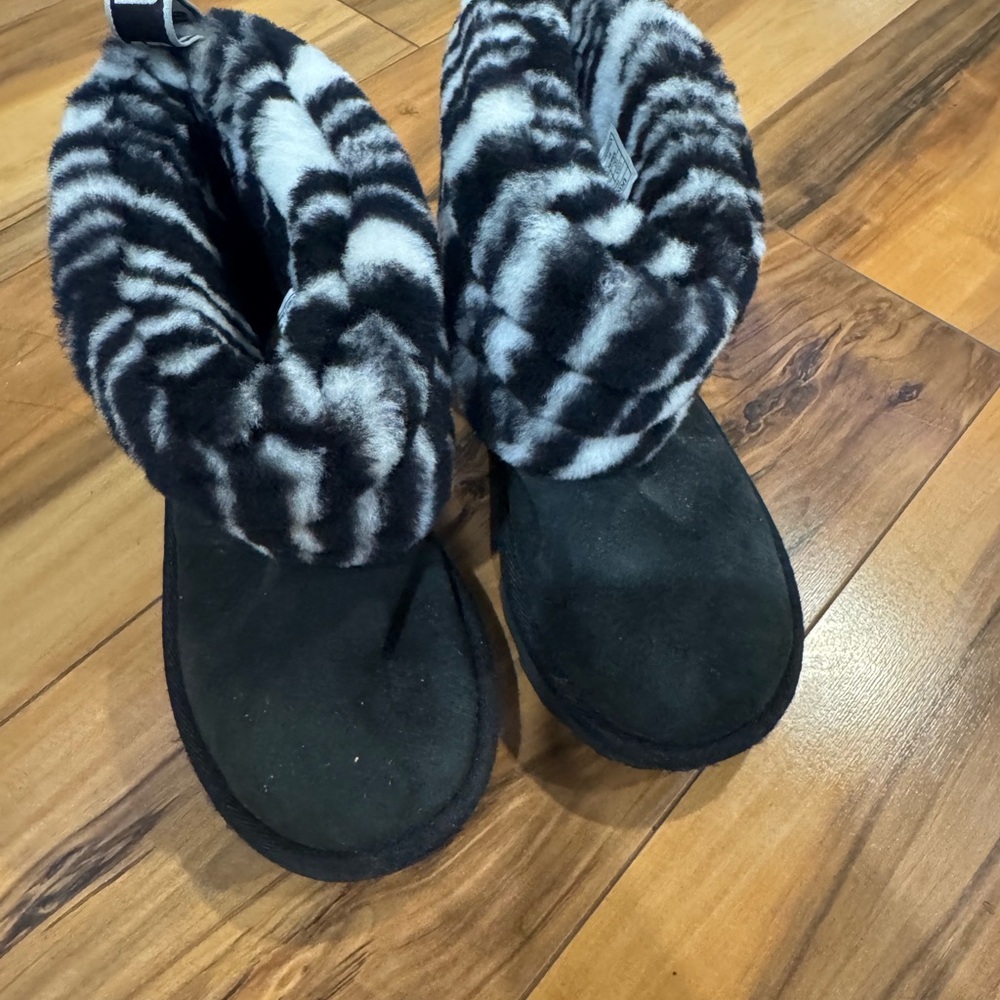 UGG